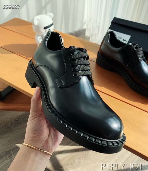 프라다 2020 브러시드 가죽 로퍼