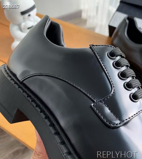 프라다 2020 브러시드 가죽 로퍼