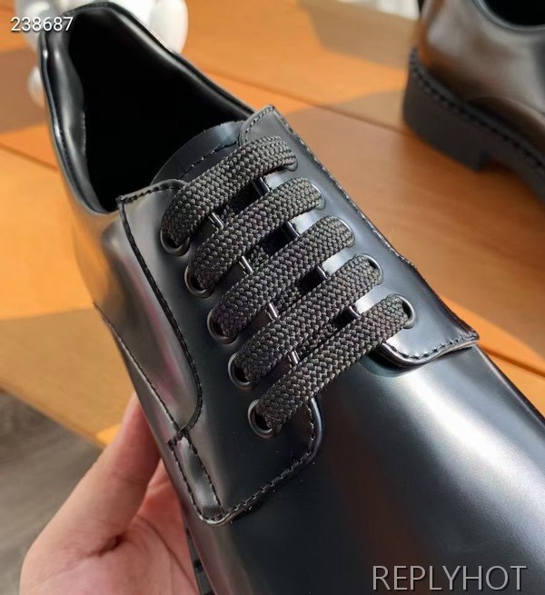 프라다 2020 브러시드 가죽 로퍼