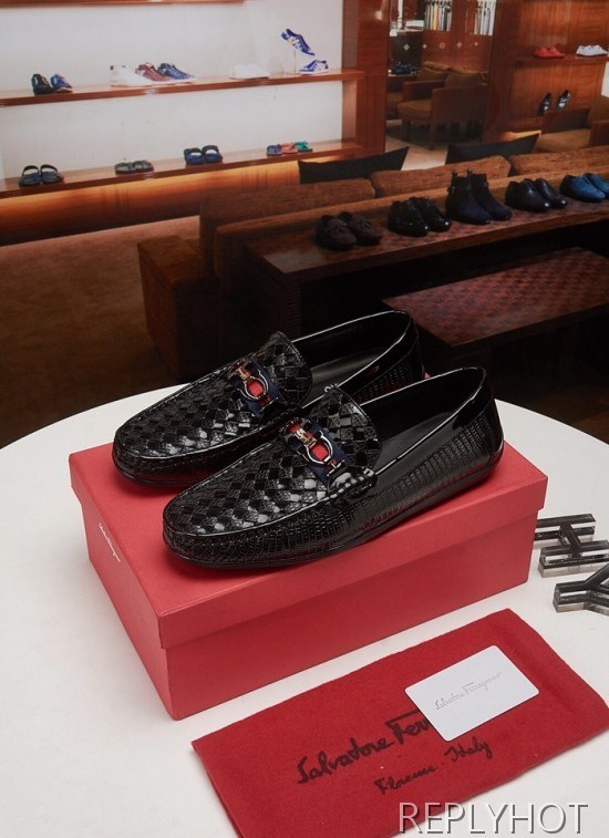 Ferragamo  2020 Mens Leather Loafer