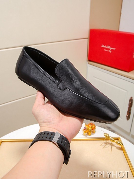 Ferragamo  2020 Mens Leather Loafer