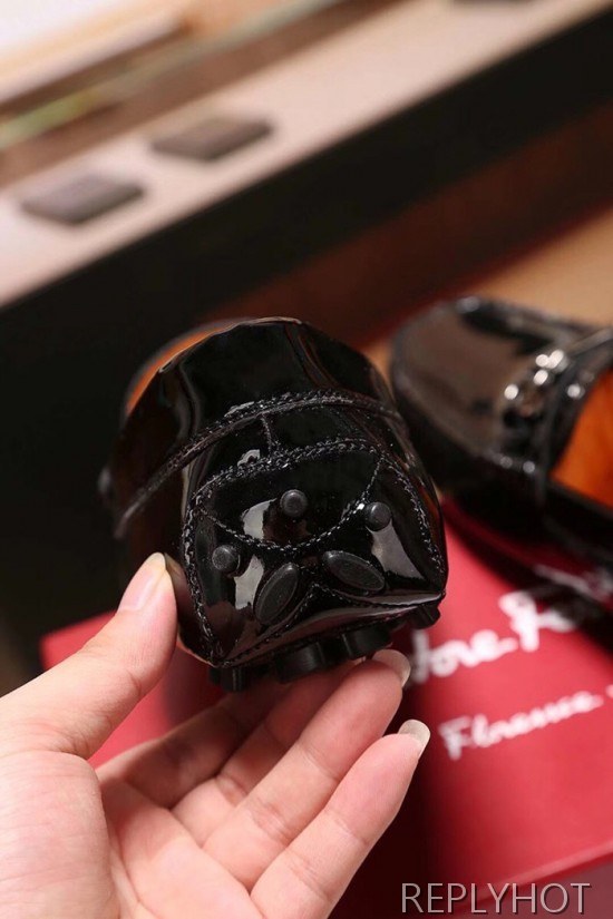 Ferragamo  2020 Mens Leather Loafer