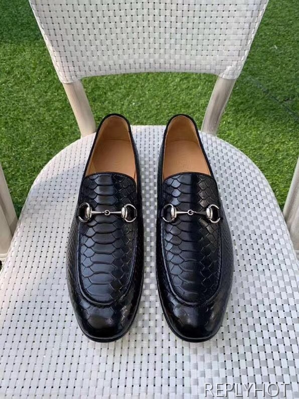 구찌 2020 크로커다일 패턴 홀스빗로퍼