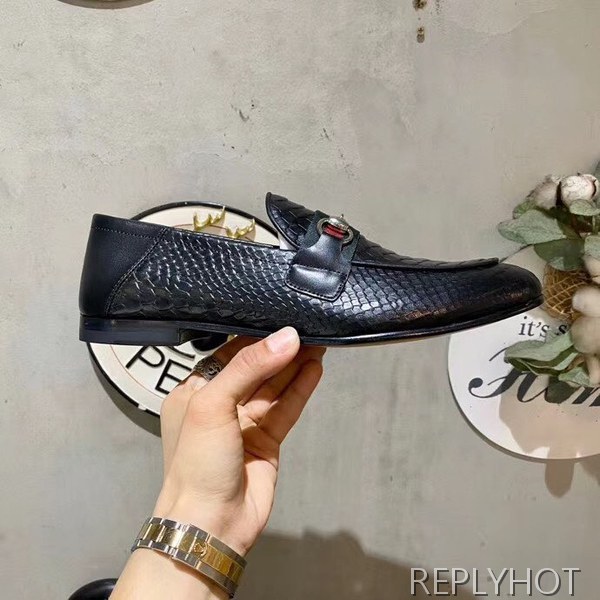 구찌 2020 스트라이프 크로커다일패턴 홀스빗로퍼