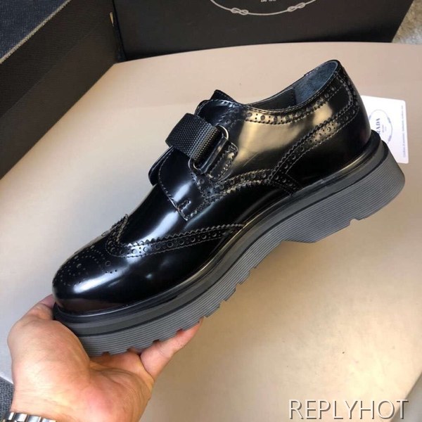 프라다 2020 스트랩 윙팁로퍼