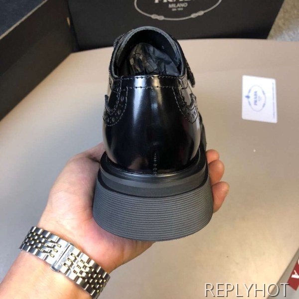 프라다 2020 스트랩 윙팁로퍼