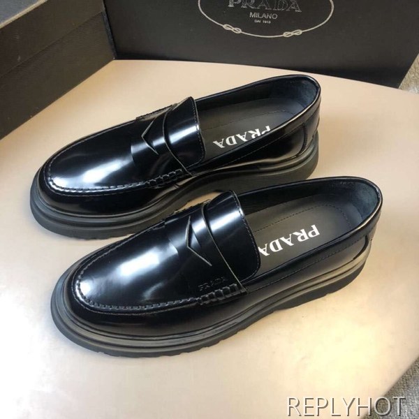 프라다 2020 오버솔 페니로퍼