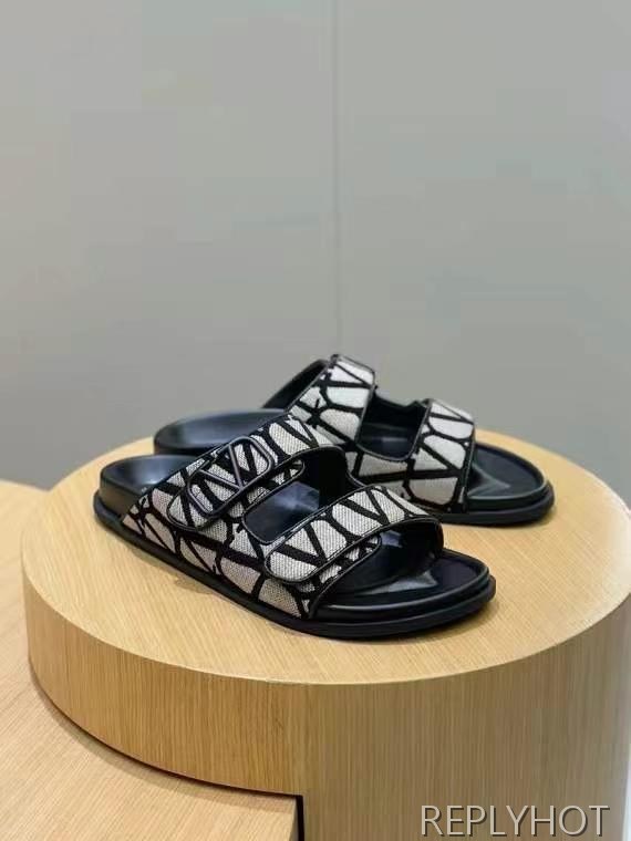 발렌티노 2025 VLogo Toile Iconographe double strap 샌들 슬리퍼