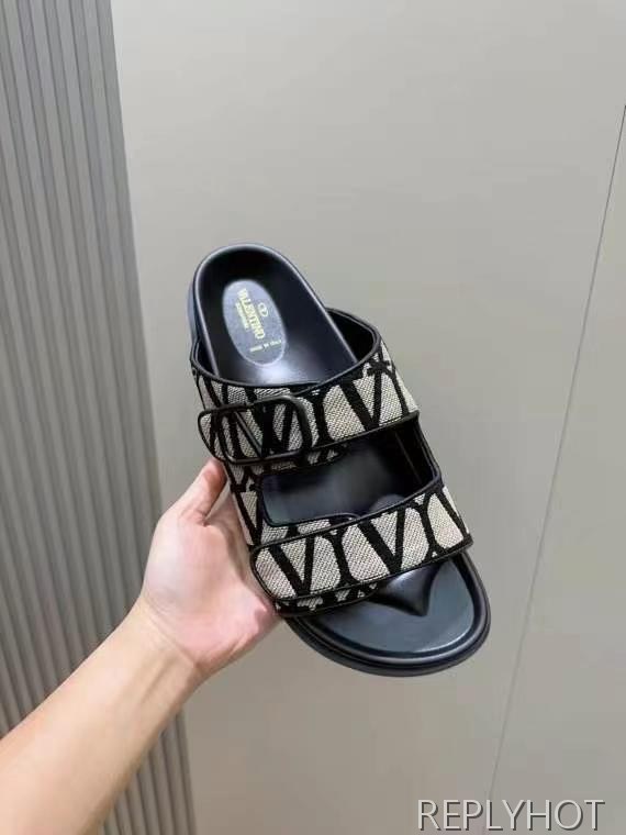 발렌티노 2025 VLogo Toile Iconographe double strap 샌들 슬리퍼