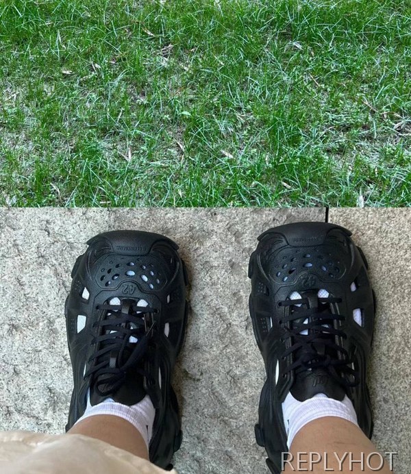 발렌시아가 2024 HD 컷아웃 슬라이드 뮬 샌들 슬리퍼