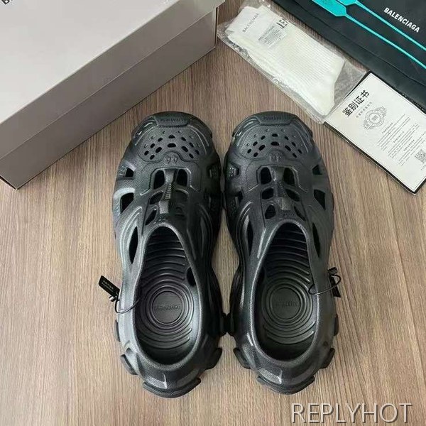 발렌시아가 2024 HD 컷아웃 슬라이드 뮬 샌들 슬리퍼