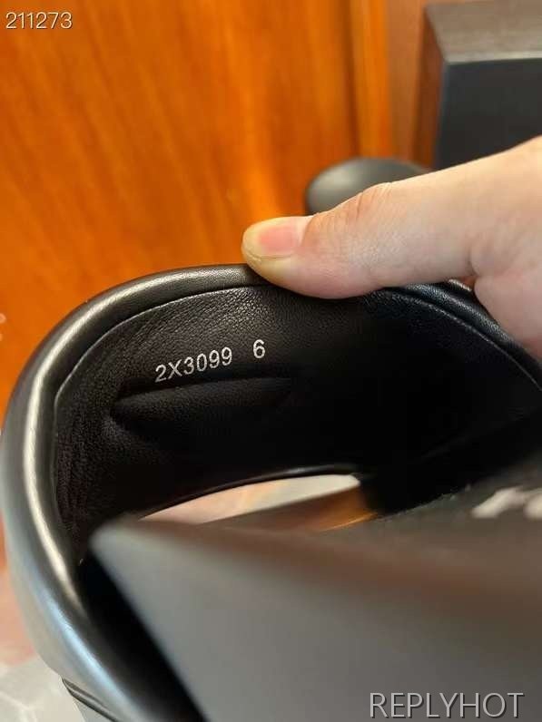 프라다 2024 스틸사피아노 와펜 뮬 샌들