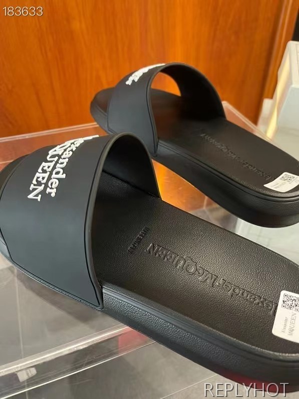 알렉산더맥퀸 2022 베이직 로고 비치 샌들