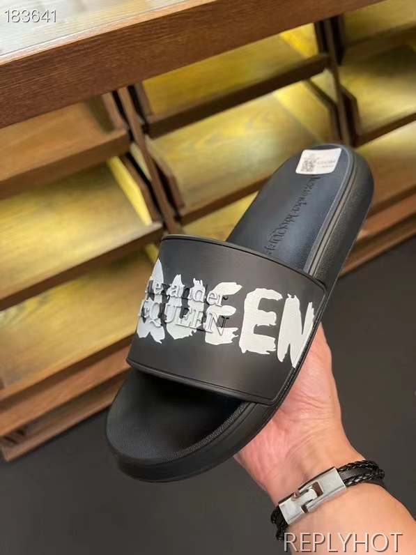 알렉산더맥퀸 2022 로고 레이어 프린팅 비치 샌들