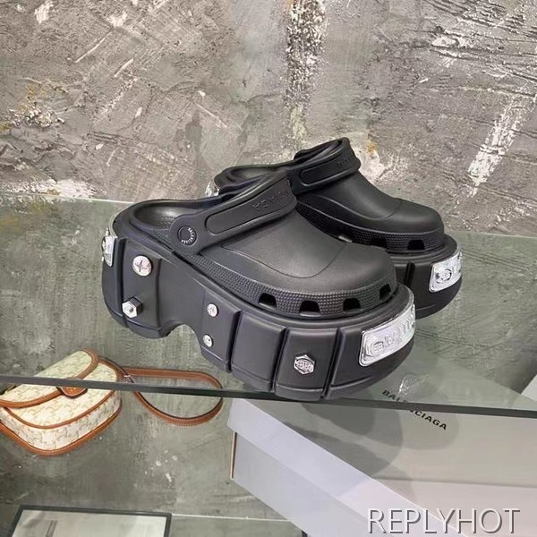 발렌시아가 2022 크록스 콜라보 스터드 샌들