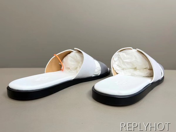 에르메스 2022 투톤 화이트 스웨이드 이즈미르 샌들