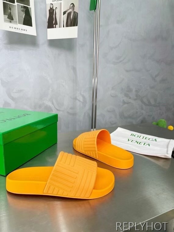 보테가베네타 2022 빅 인트레치아토 스트라이프 샌들