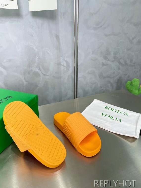 보테가베네타 2022 빅 인트레치아토 스트라이프 샌들