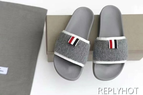 톰브라운 2022 그레이  화이트  파이핑 울  비치 샌들 슬라이드