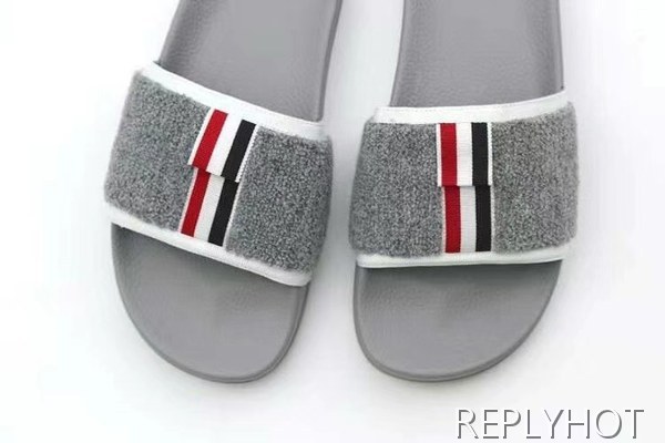 톰브라운 2022 그레이  화이트  파이핑 울 레이어 비치 샌들 슬라이드