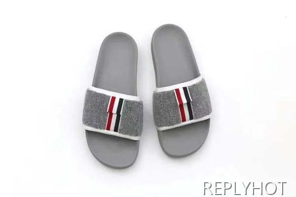 톰브라운 2022 그레이  화이트  파이핑 울 레이어 비치 샌들 슬라이드