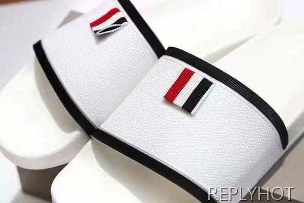 톰브라운 2022 화이트 블랙 파이핑 테이프 비치 샌들 슬라이드