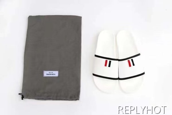 톰브라운 2022 화이트 블랙 파이핑 테이프 비치 샌들 슬라이드