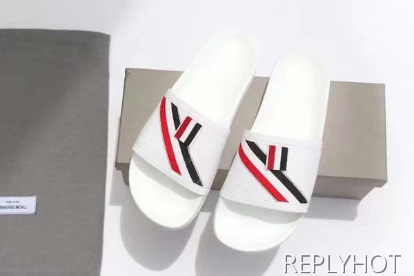 톰브라운 2022 디아고날 스트라이프 테이프 비치 샌들 슬라이드