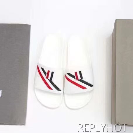 톰브라운 2022 디아고날 스트라이프 테이프 비치 샌들 슬라이드