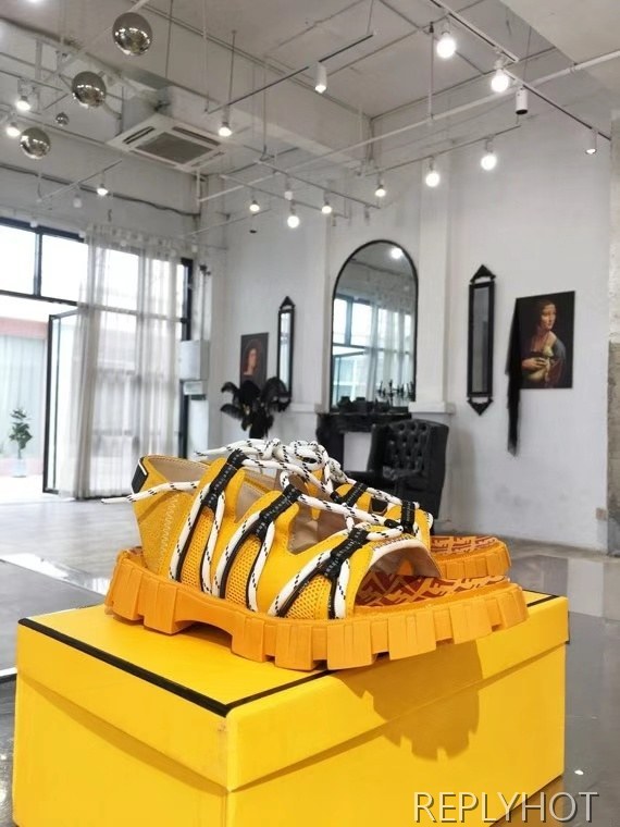 펜디 2021 자카드 스트랩 샌들