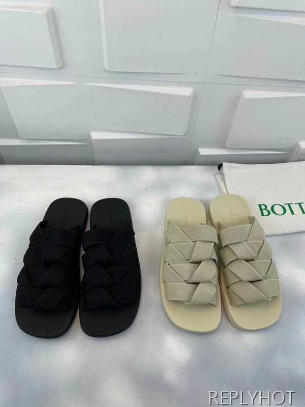 보테가베네타 2021 인트레아토 비치 샌들