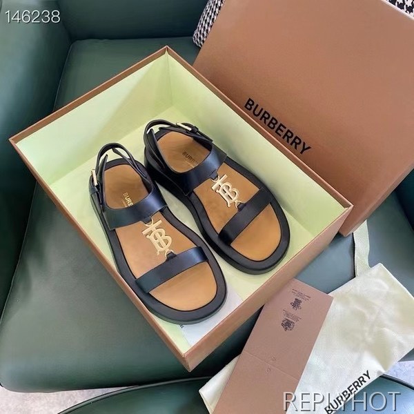 버버리 2021 버클 투스크랩 샌들