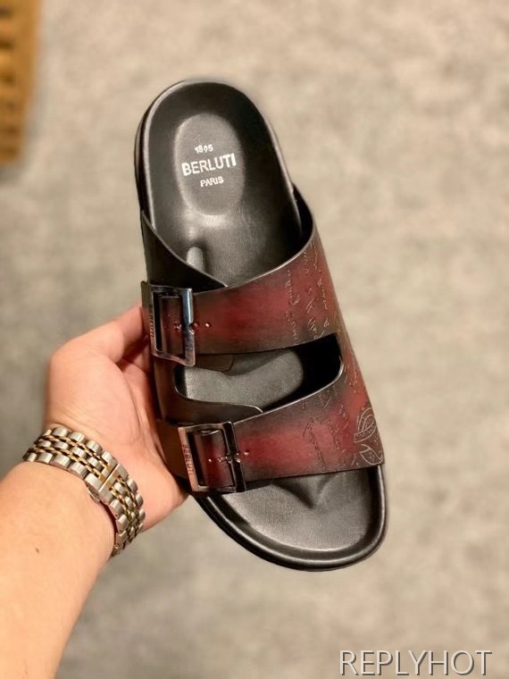 벨루티 2021 스크리토 더블 스트랩 샌들