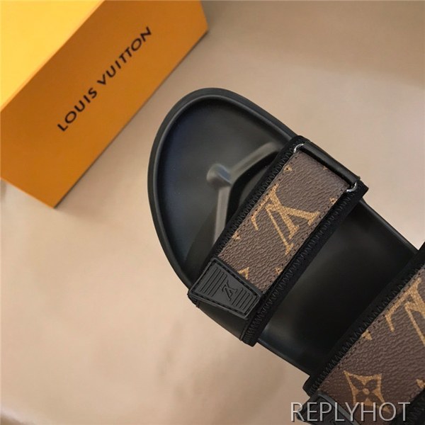 41위 Louis Vuitton 루이비통 남성용 샌들 L20345-1 2020/신상