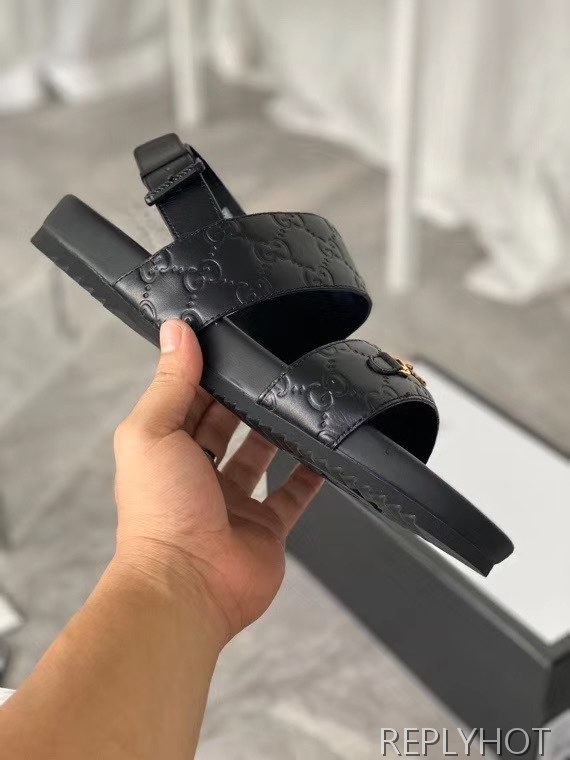 구찌 2020 GG시마 엠보로고 버클 스트랩 샌들