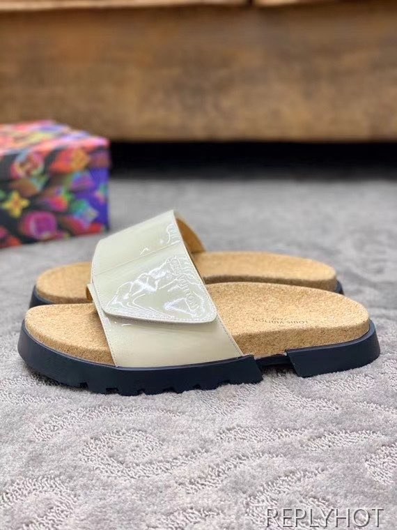 루이비통 2020 코르크 비치샌들