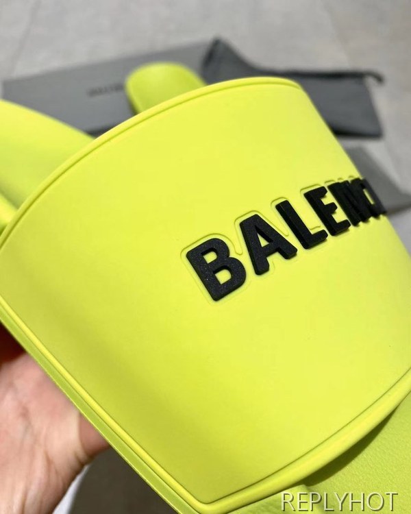 발렌시아가 2020 엠보로고 비치샌들 네온그린컬러