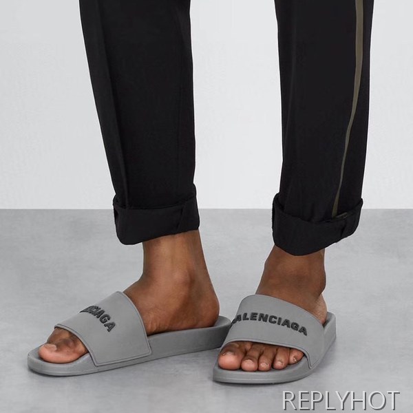 발렌시아가 2020 엠보로고 비치샌들 그레이컬러