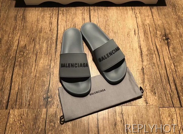 발렌시아가 2020 엠보로고 비치샌들 그레이컬러