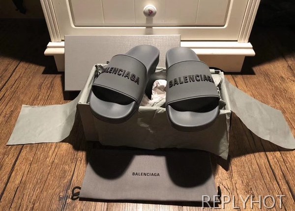 발렌시아가 2020 엠보로고 비치샌들 그레이컬러