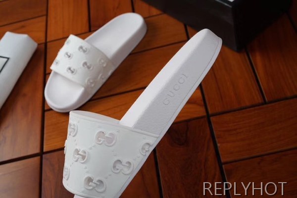 구찌 2020 시마엠보로고 화이트비치샌들