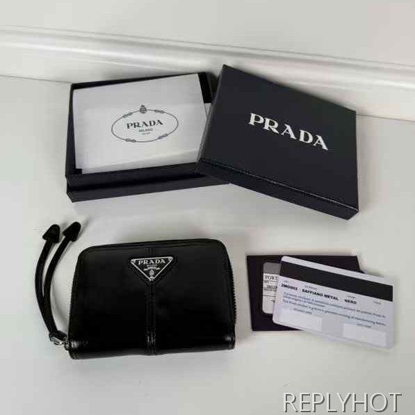 프라다 2025 스틸 사피아노 와펜 지퍼 스트랩 반지갑 지갑