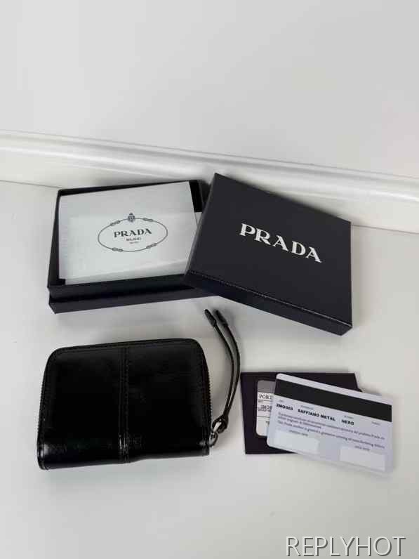 프라다 2025 스틸 사피아노 와펜 지퍼 스트랩 반지갑 지갑