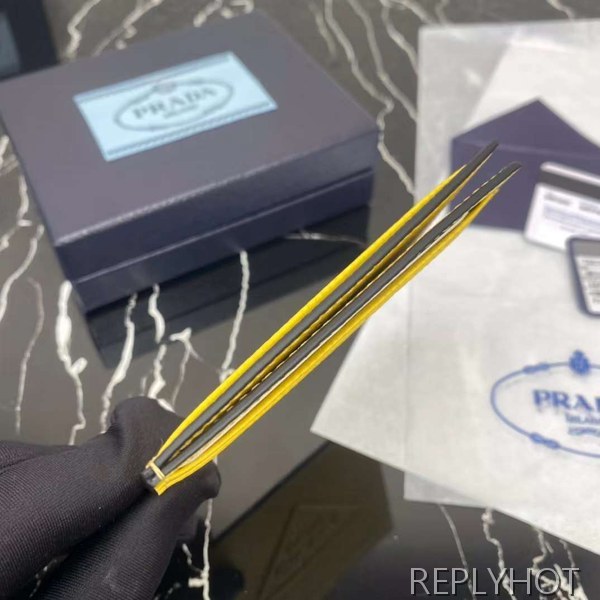 프라다 2023 사피아노 트라이앵글 로고 카드 지갑