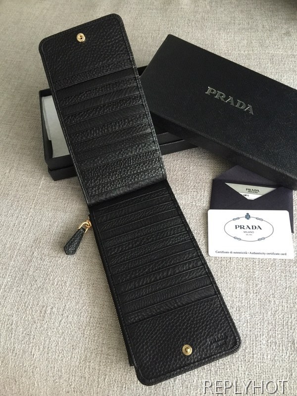 Prada 프라다 장지갑 prada 남여공용카드지갑 (금장)