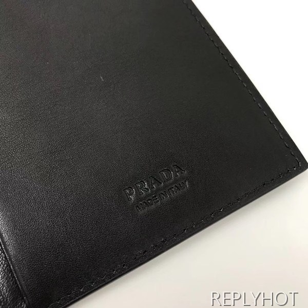 Prada 프라다 사피아노 Saffiano Passport Case , 2MV017