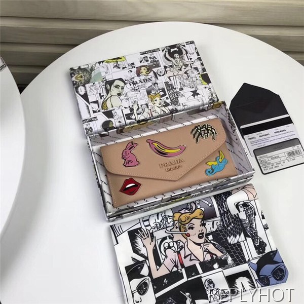 프라다 여성용 장지갑 1MF012 신상