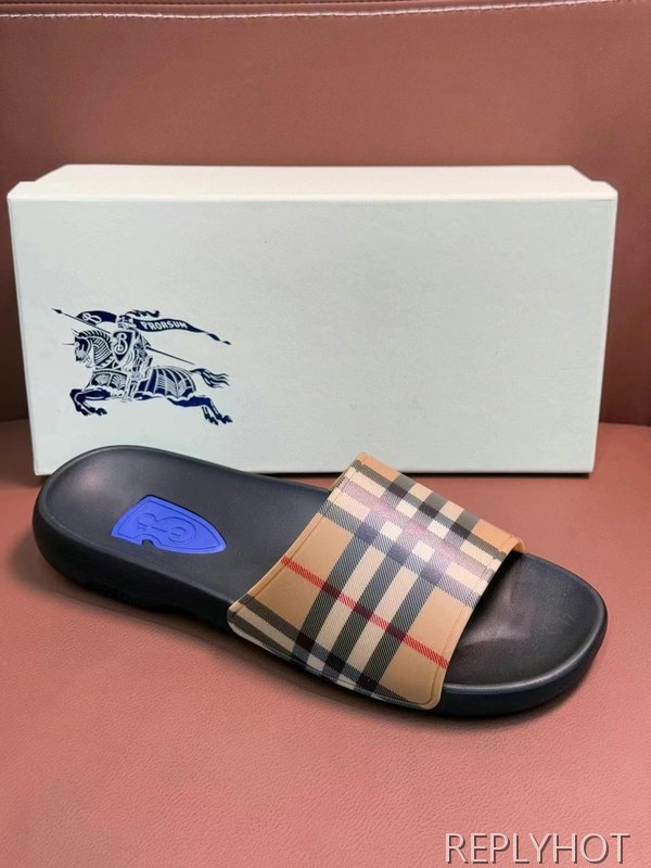 버버리 2025 체크 다이브 샌들 뮬 슬라이드 슬리퍼