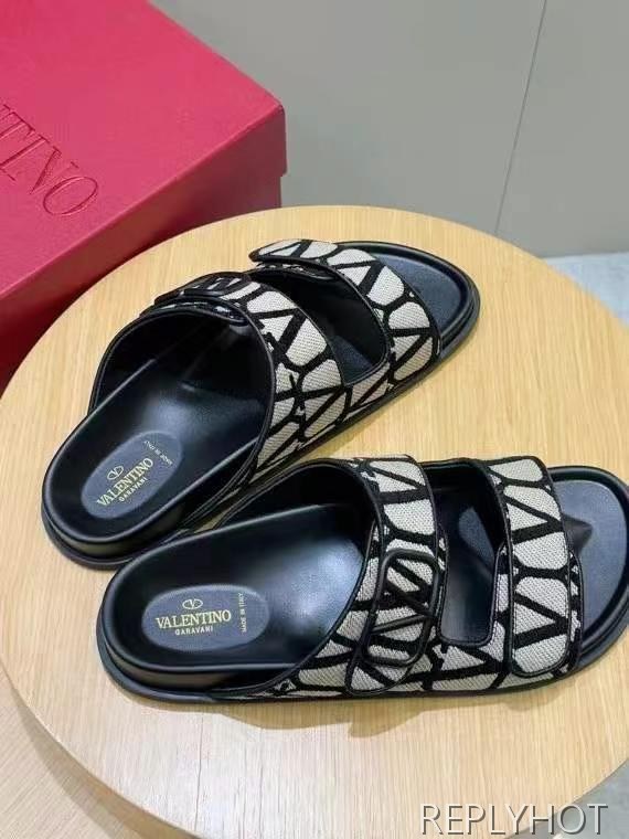 발렌티노 2025 VLogo Toile Iconographe double strap 샌들 슬리퍼