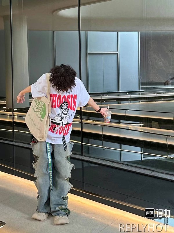 발렌시아가 2024 HD 컷아웃 슬라이드 뮬 샌들 슬리퍼